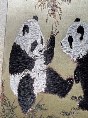 Shu-Brocade Two-Panda Vertical Scroll・Oriental Silk Art for Study Room