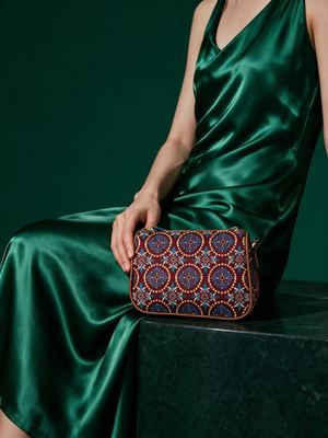 Rosette Brocade, Silk-Road Glow (22 × 14 cm)