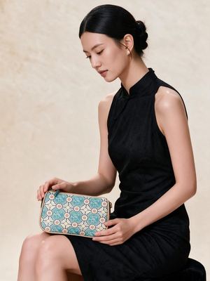 Silk-Road Florals, Heritage Purse (22 × 14 cm)