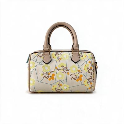 Plum-Blossom Brocade, Heritage On-the-Go (22 × 14 cm)