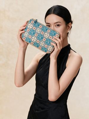 Silk-Road Florals, Heritage Purse (22 × 14 cm)